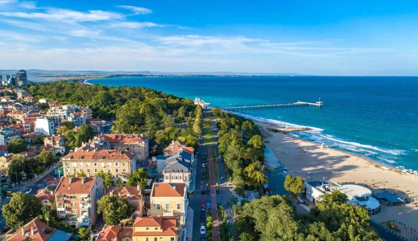 Burgaz Deniz Bahçesi'nin yanındaki plaj