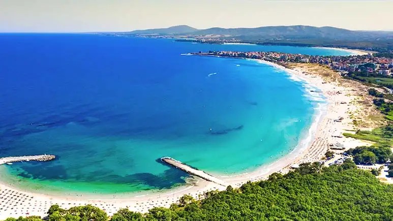 Burgaz sahil şeridi ve Karadeniz kıyısı